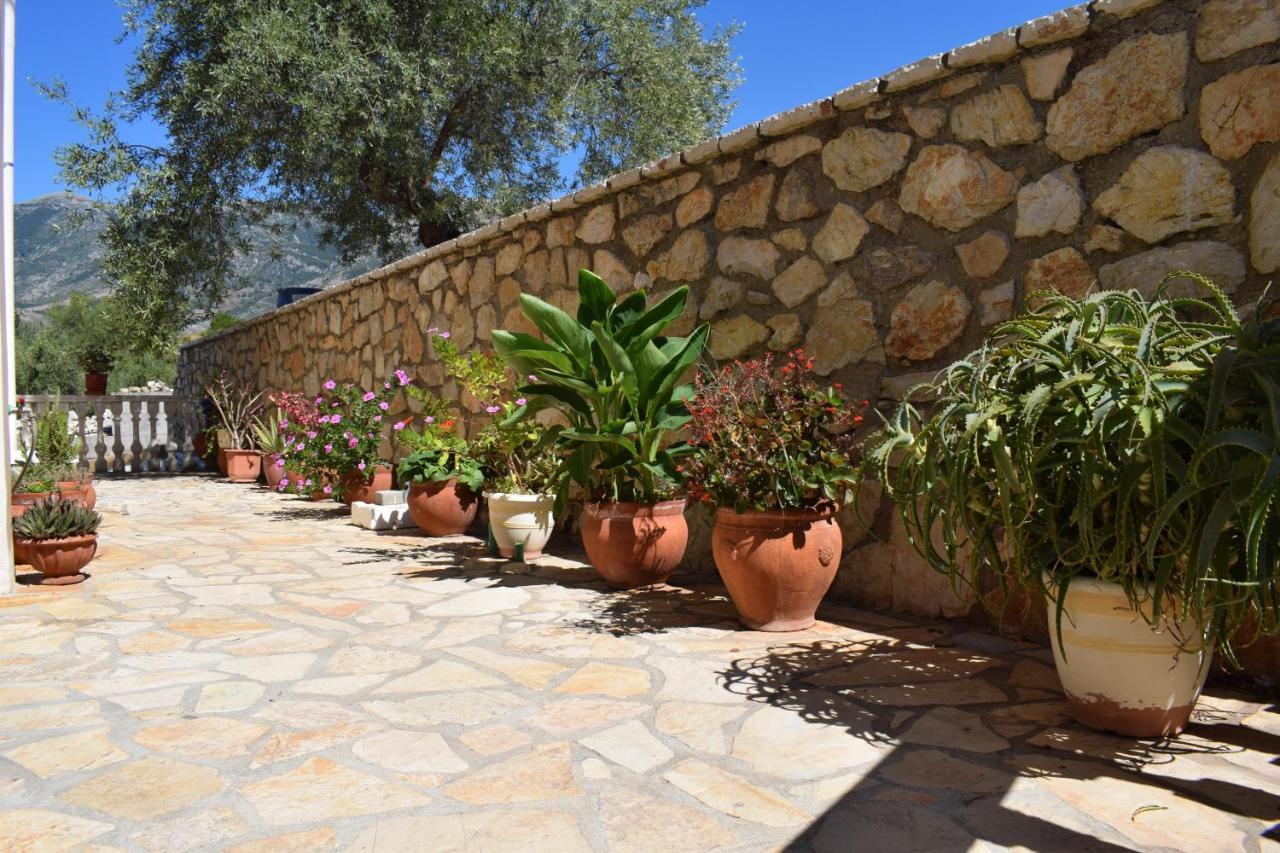 Aparthotel Kristina Himare