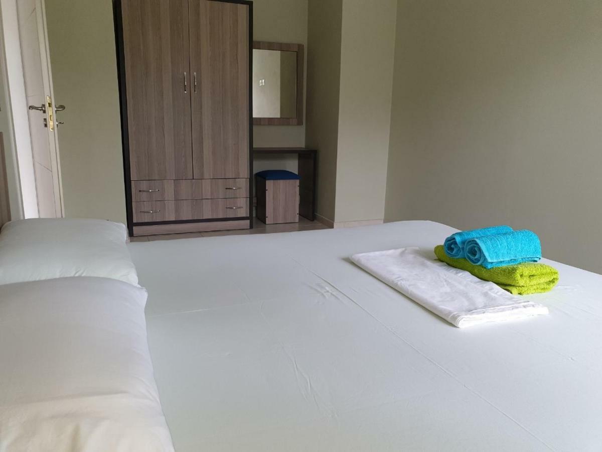 Kristina Aparthotel Himare
